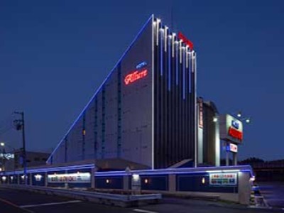 アリュールウエスト