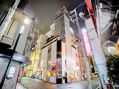 なんでやねん（旧おとぼけビーバー難波）